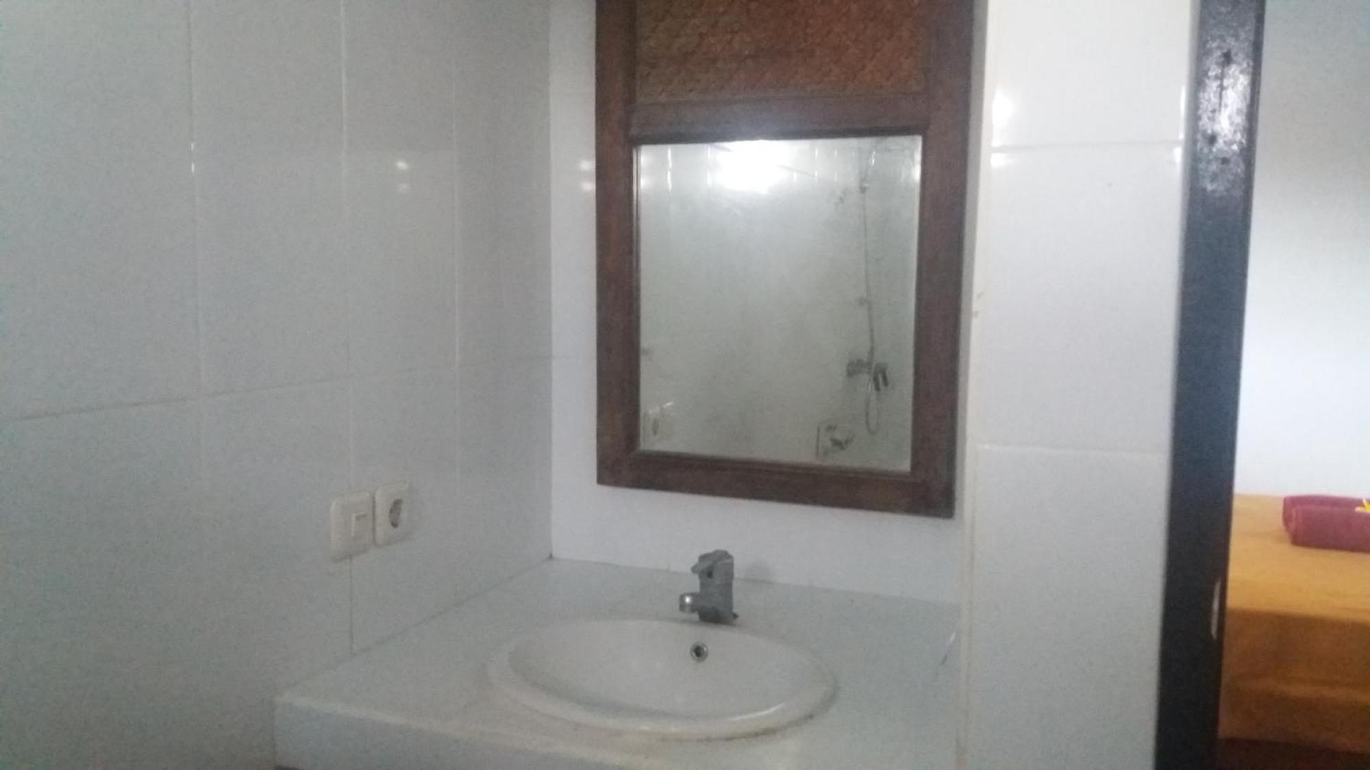 Mawar Homestay Canggu Exteriör bild